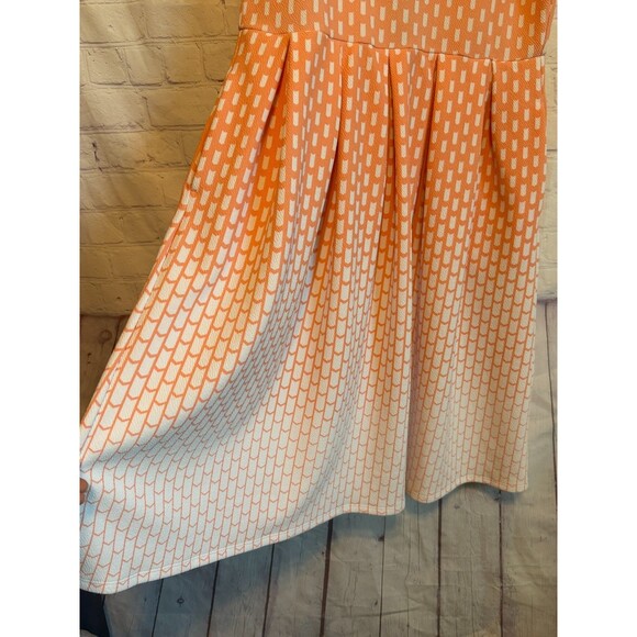 Lularoe Amelia Pleated Dress Orange Coral Arrows Dots Ombré Dip Size XL Flare - Picture 4 of 10